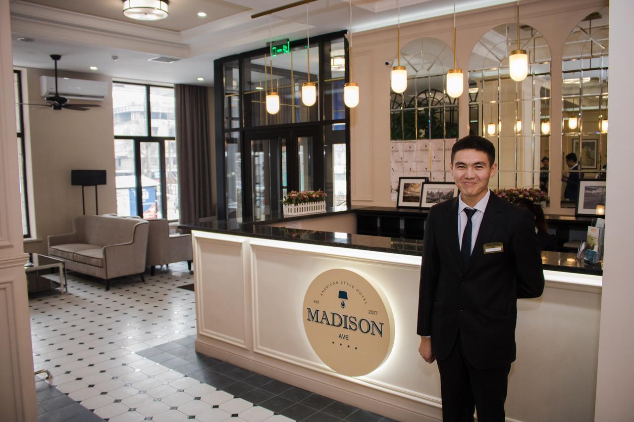 Madison Ave Hotel Bishkek Bagian luar foto