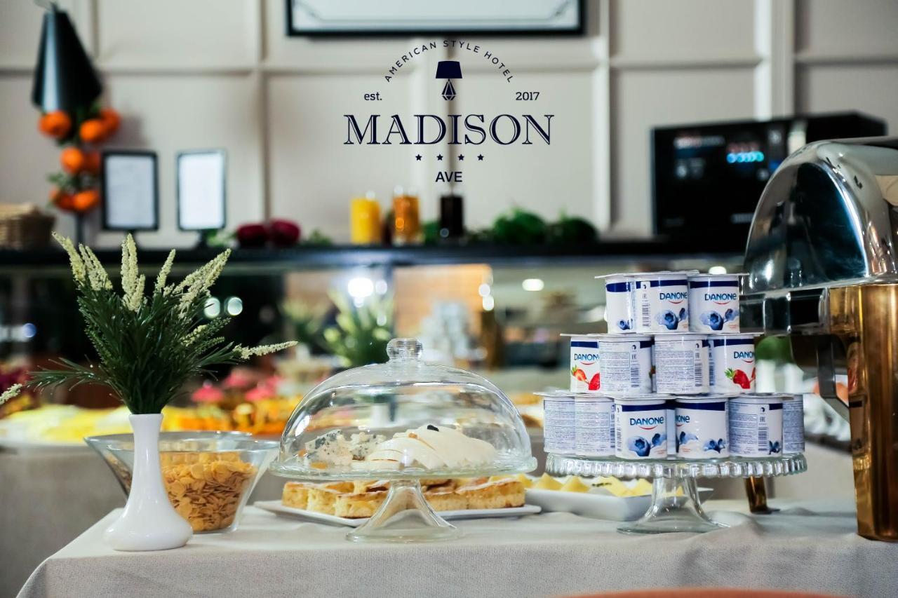 Madison Ave Hotel Bishkek Bagian luar foto